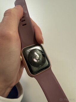 Apple Watch SE 40mm – růžově zlatý hliník - 4