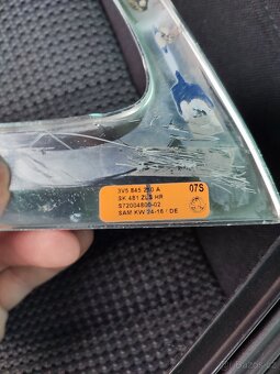 Sklo trojúhelník zadních dveří Superb 3 - 4