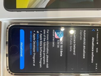 Prodám IPhone SE 64GB černý - 4