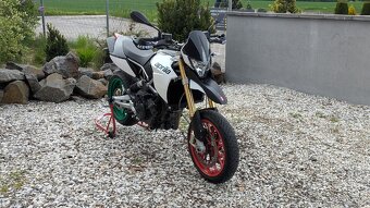 Aprilia Dorsoduro 750 - 4