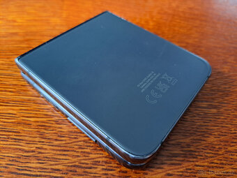 Samsung Galaxy Z Flip4 5G (F721B), 8GB/256GB Gray - 4