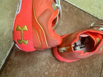 Dámské běžecké boty Under Armour HOVR Machina LT - 4