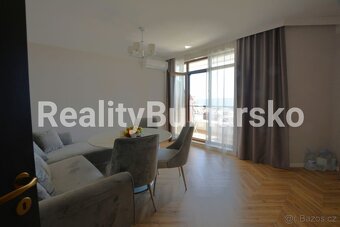 Prodej apartmánu 2+kk s výhledem na moře a bazén-Sveti Vlas - 4