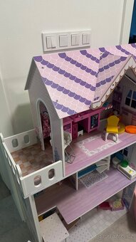 Dřevěný domeček pro Barbie - 4