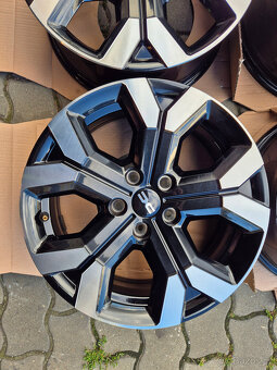 Alu originál 17" Duster lll-Bigster 5x114,3 ET32 - 4