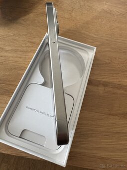 iPhone 15 Pro 128 GB - 4