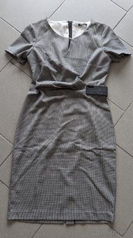Dámské pouzdrové šaty Orsay - 4