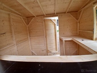 Dřevěný prodejní stánek - 4