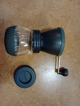 Mlýnek na kávu Hario SKERTON PLUS - 4