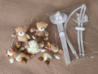 Kolotoč nad dětskou postýlku - 4