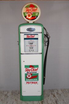 USA čerpací stojany, cedule, jukeboxy a další dekorace - 4