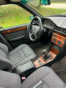 Mercedes W124 250d Combi - 4