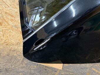 KOMPLETNĚ NASTROJENÉ PRAVÉ ZADNÍ DVEŘE HYUNDAI I40 UB6 - 4