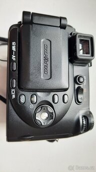 Nikon Coolpix 8400 - sleva - 4