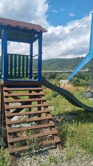 Prodám dřevěný venkovní domek se skluzavkou - 4