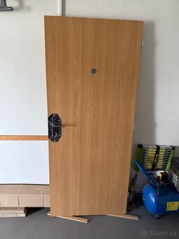 Bezpečnostní bytové vstupní dveře - 4