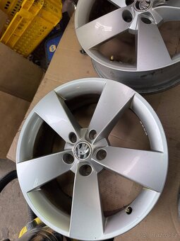 ALU Škoda 5x112 r17 ET45 - 4