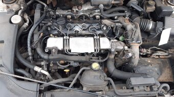 Toyota Avensis Combi 2,0 D4D 85kW 2003 - dily - 4