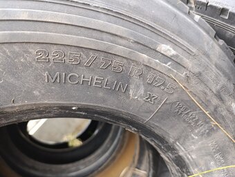 Pneu 225/75 r17,5 - 4
