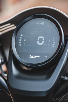 2024 Vespa GTV300 - 4