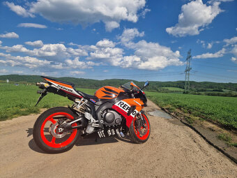 Honda CBR 1000RR Fireblade - 4