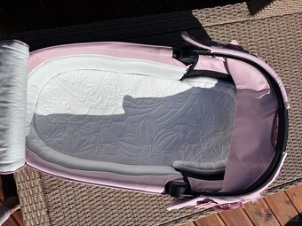 Priam Lux Carry Cot - 4