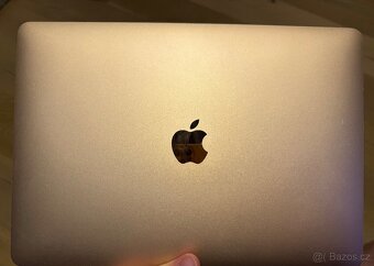 Apple MacBook Air 13 2019 zlatý - 4