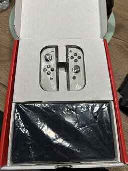Nintendo switch OLED + skvělé příslušenství - 4