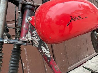 Jawa Panelka - stavba - 4