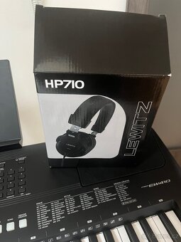 Klávesy Yamaha s příslušenstvím - 4
