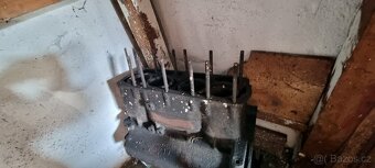 Blok motoru Citroen 11CV - 4