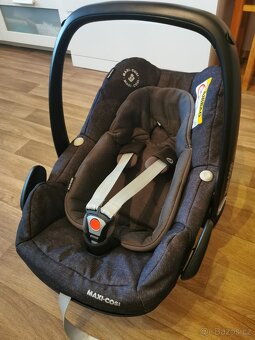 Základna isofix + autosedačka(vajíčko) Maxicosi + 2x fusak - 4