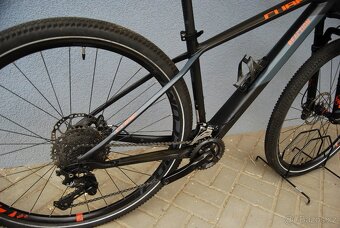 Cube Reaction 29 Carbon M - 4