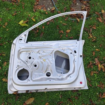 Pravé přední dveře Škoda Rapid - 4