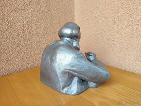 STAROŽITNÁ KOVOVÁ SOCHA.KARL MARX. - 4