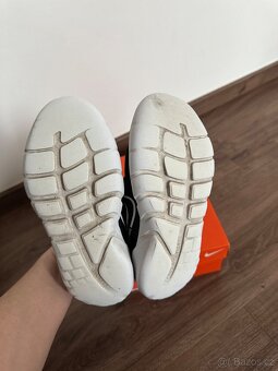 Nazouvací Nike vel. 33,5 - 4