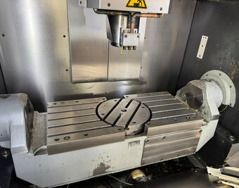 Obráběcí centra - pětiosá B 300 U - 4