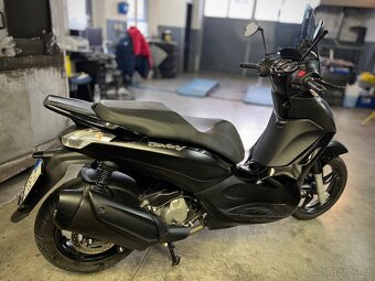 Skútr Piaggio Beverly 350 - 4