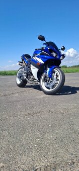 Yamaha YZF-r1 big bang - 4