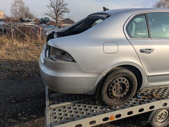 Škoda superb 2 díly, stav viz foto, stříbrná barva - 4