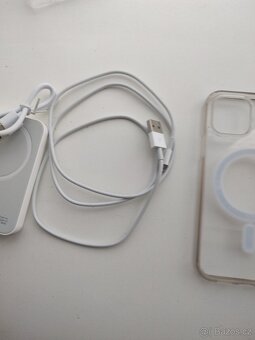 Apple iPhone 12 - 4