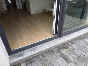 Posuvně sklopné PVC plastové dveře - šoupací na zahradu - 4