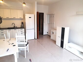 Pronájem bytu 1+kk, 29 m2, ul-. Hasičská, Balkon - 4