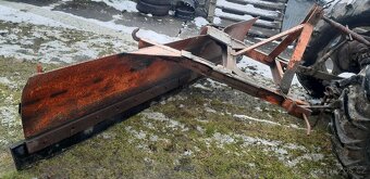 Prodám masivní radlici na sníh za traktor, gumový břit - 4
