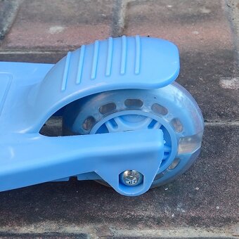 Dětská koloběžka s kufříkem - 4