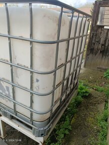 Nádrž na vodu plastová s podstavcem - 4