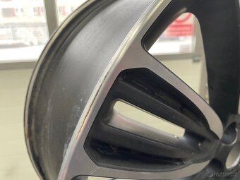 Disk z Ranger Rover Velar - 4