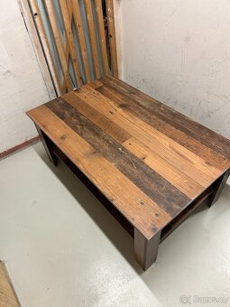 Dřevěný konferenční stolek - 4