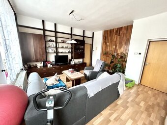 Prodej bytu 4+kk, včetně garáže, dílny a menší zahrady v Par - 4