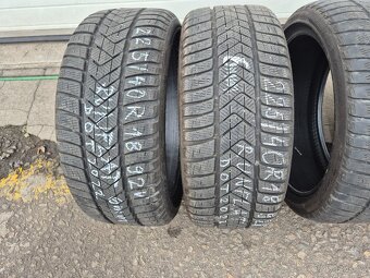 225/40 R18 92 V RFT XL Pirelli Winter Sottozero Serie III - 4